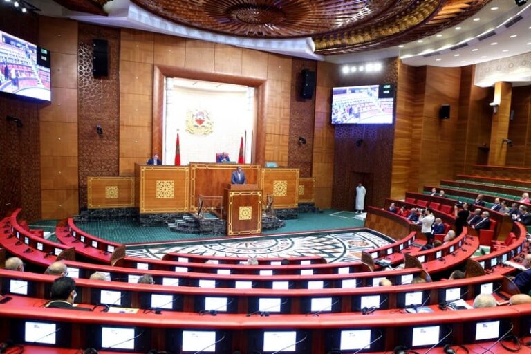 بعد احتجاج “آيت بوكماز” .. أخنوش يعد القرى بمكاسب الاستثمار والتنمية