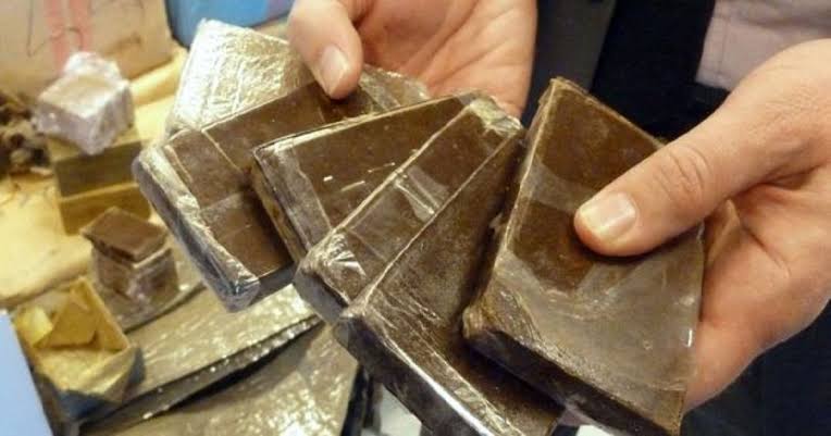 حجز المخدرات بمعابر حدودية يفضح ثغرات بين السائقين وأرباب الشاحنات