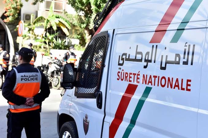 شرطي يقتل سيدة بسلاحه الوظيفي ويحاول الانتحار برصاصة في الرأس