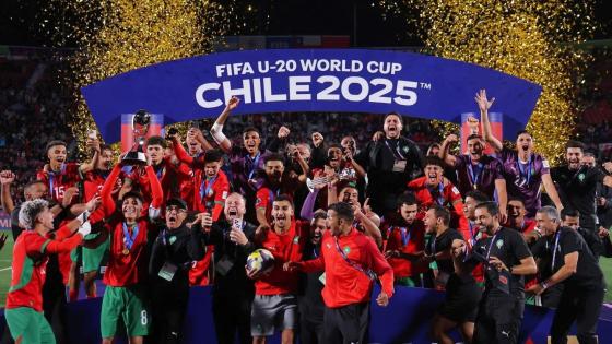 المنتخب المغربي للشباب يصل الدار البيضاء وسط احتفالات شعبية ورسمية