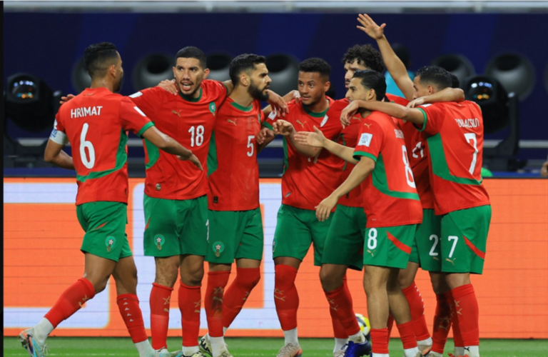 المنتخب الامارتي يقابل المنتخب المغربي في نصف نهائي كأس العرب